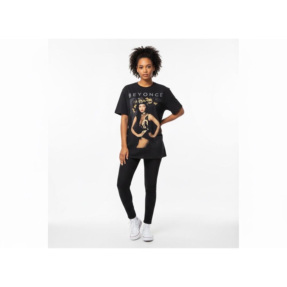 Beyonce The Mrs. Carter Show World Tour MMXIII Official T-Shirt Womens Sz Small
